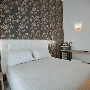 Отель Castrichella Boutique Rome Airport, Фьюмичино